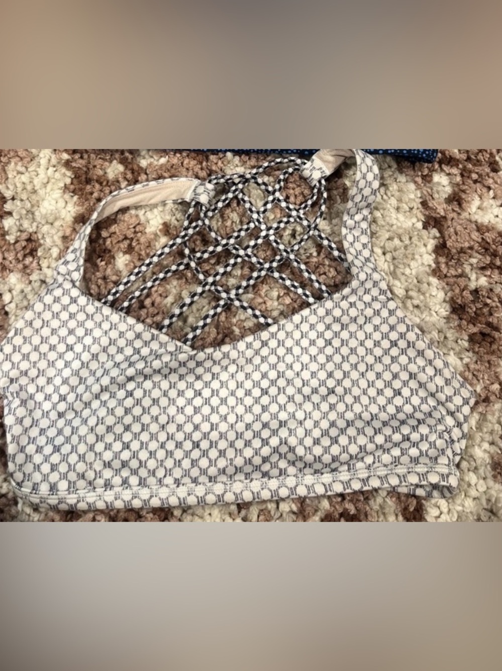 Great condition lululemon athletica Free to be Wild sports Bras SIZE 4
